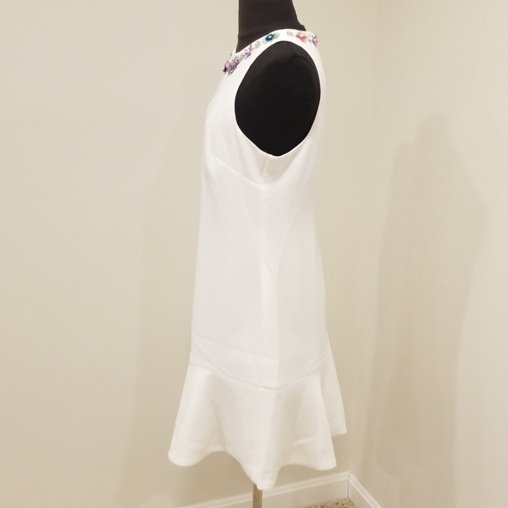 NWT! TRINA TURK Size 4 White Sleeveless Dress - Picture 4 of 7